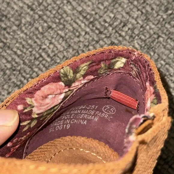 Very G Lilly Women's Bootie Sz 7.5 Brown Corduroy Casual Pull On Ankle Boots - Picture 8 of 8